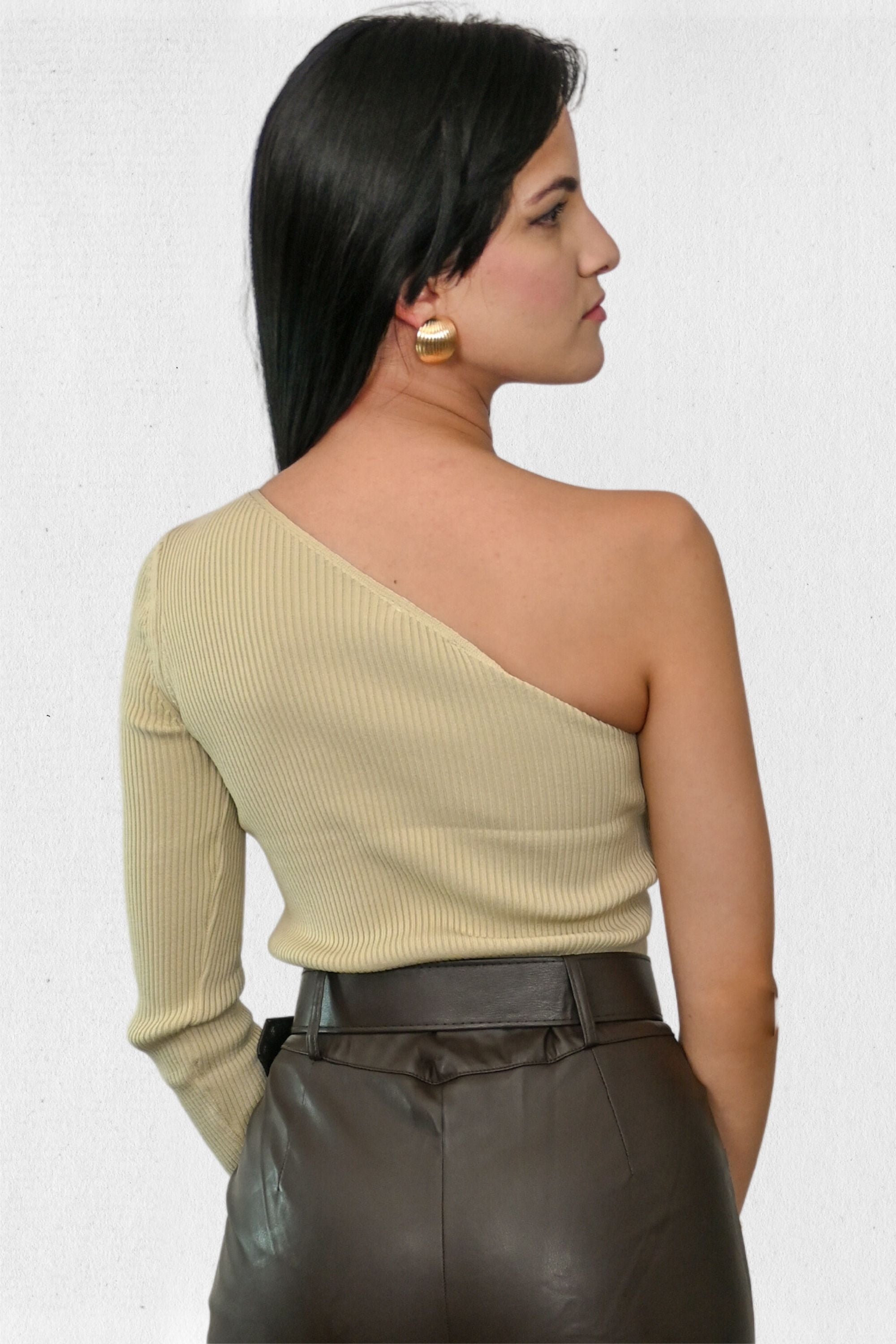 One Shoulder knit Top